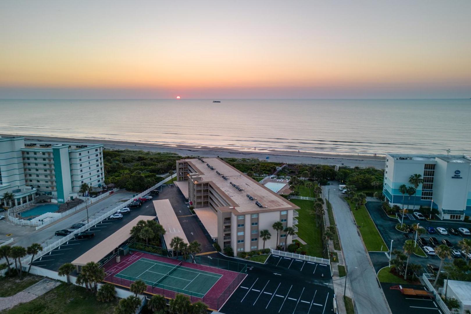 Cocoa Beach Towers Екстериор снимка