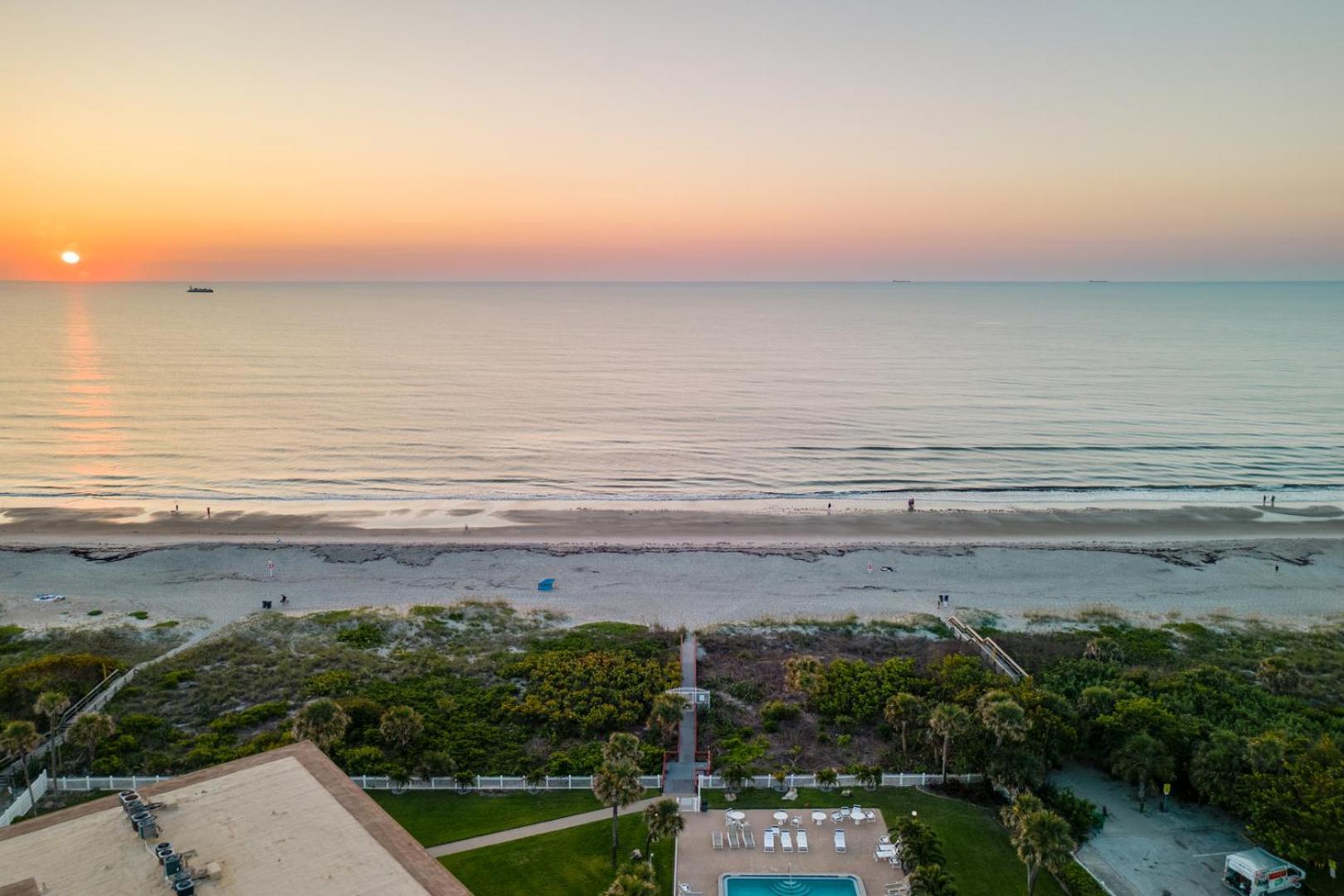 Cocoa Beach Towers Екстериор снимка