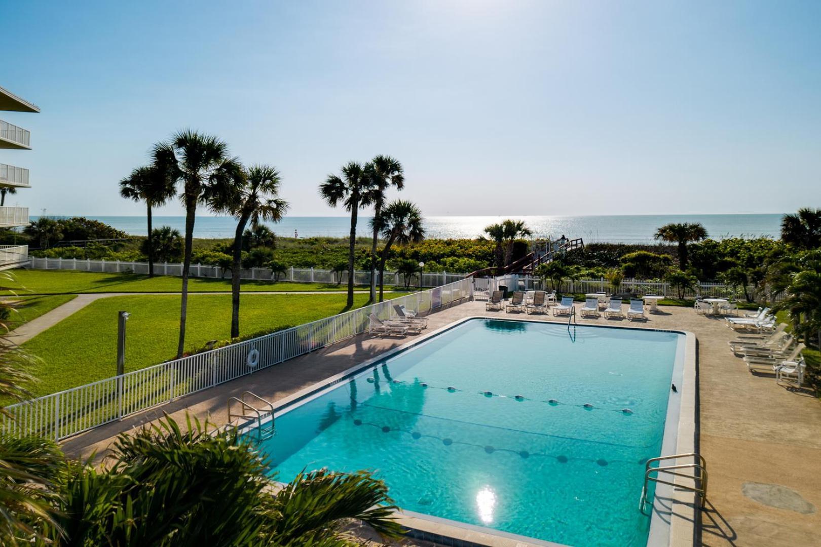 Cocoa Beach Towers Екстериор снимка