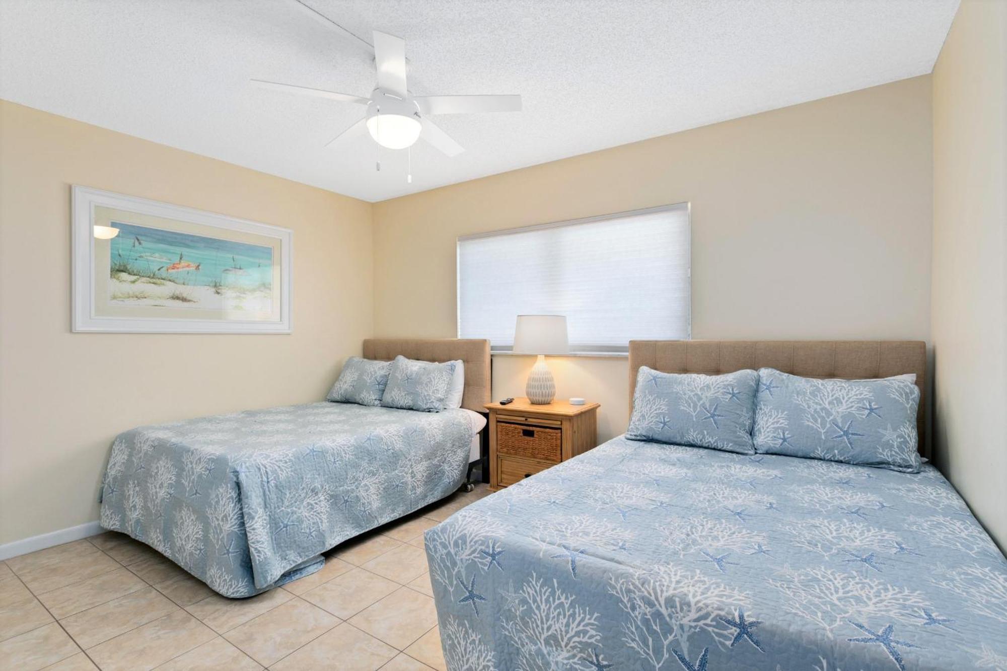Cocoa Beach Towers Стая снимка
