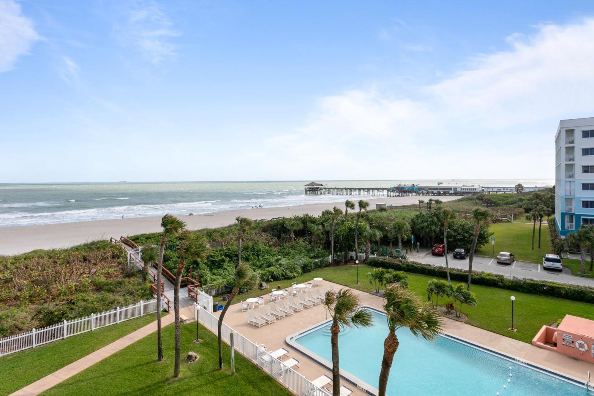 Cocoa Beach Towers Стая снимка
