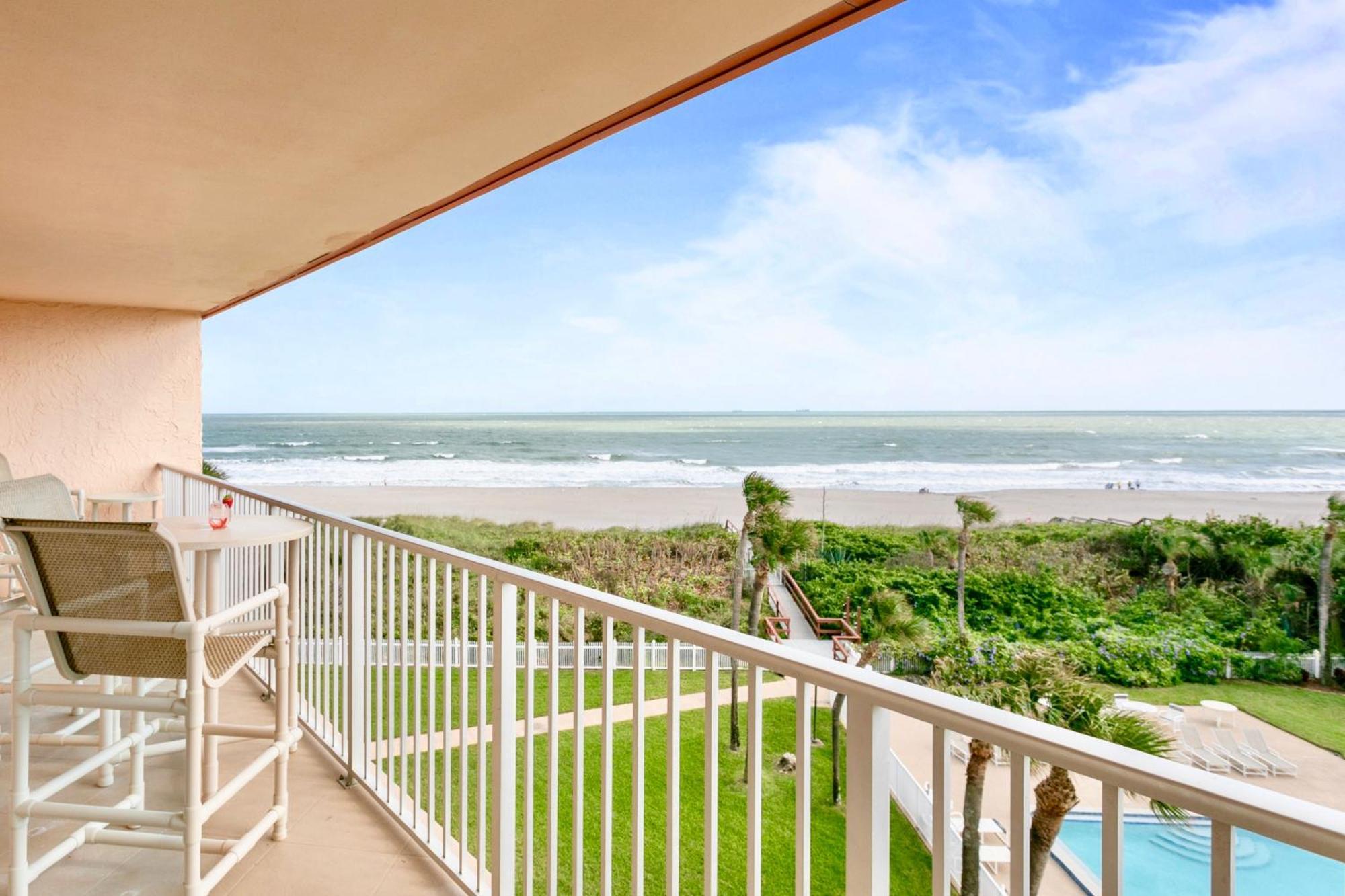 Cocoa Beach Towers Стая снимка