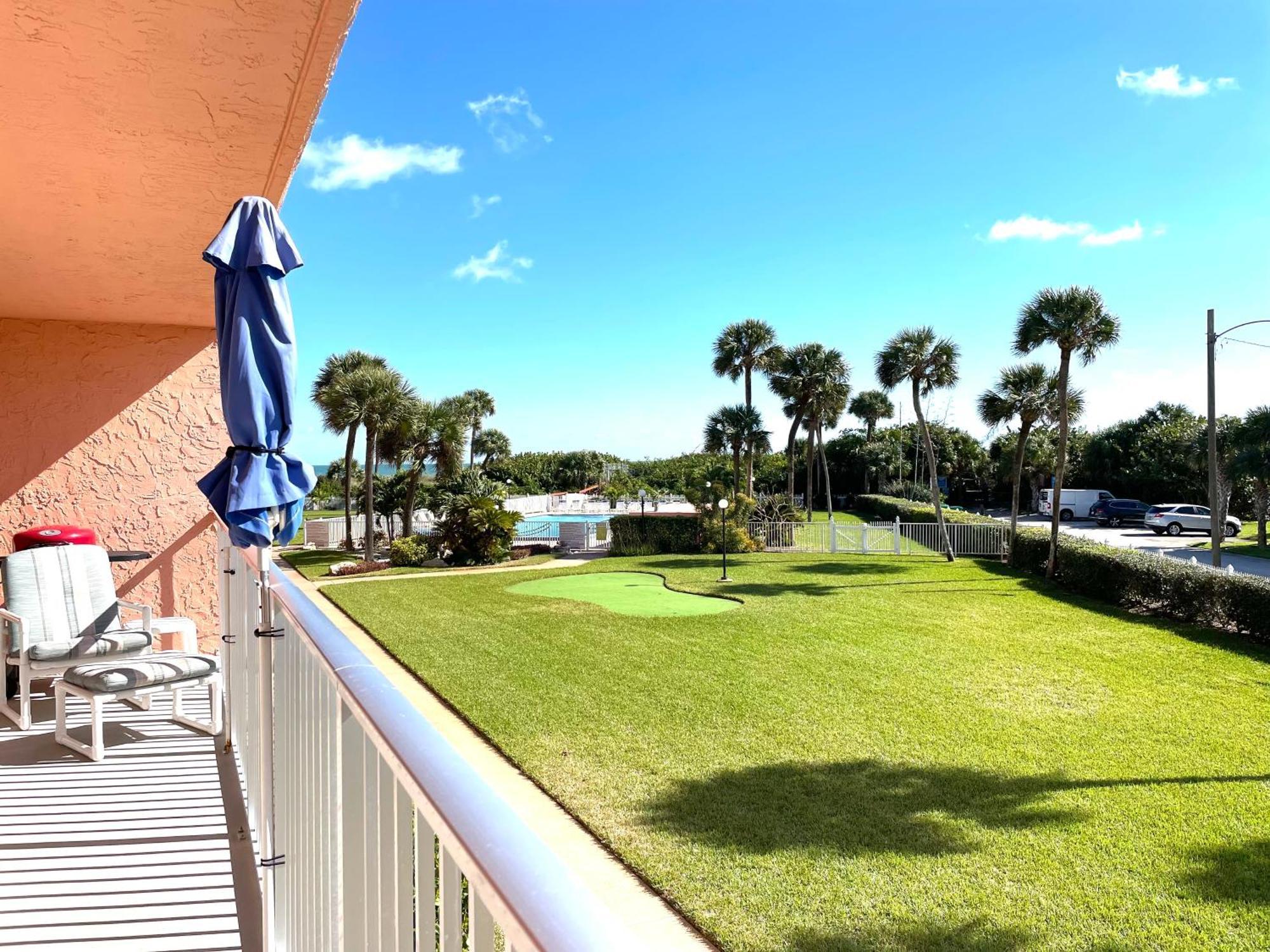 Cocoa Beach Towers Стая снимка