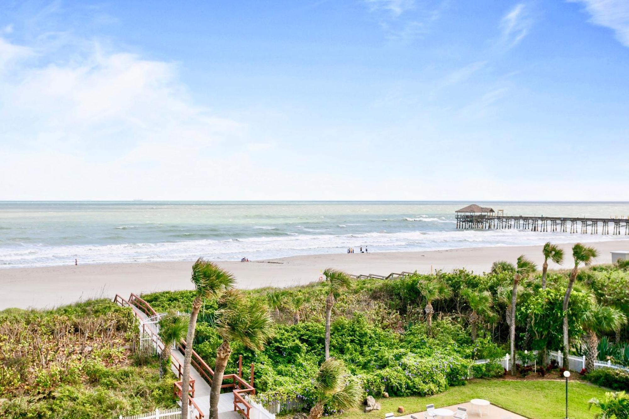 Cocoa Beach Towers Стая снимка