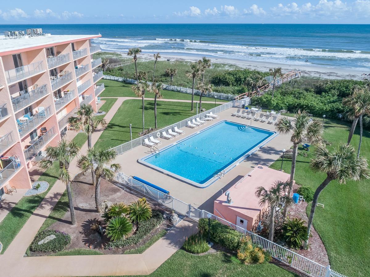 Cocoa Beach Towers Екстериор снимка
